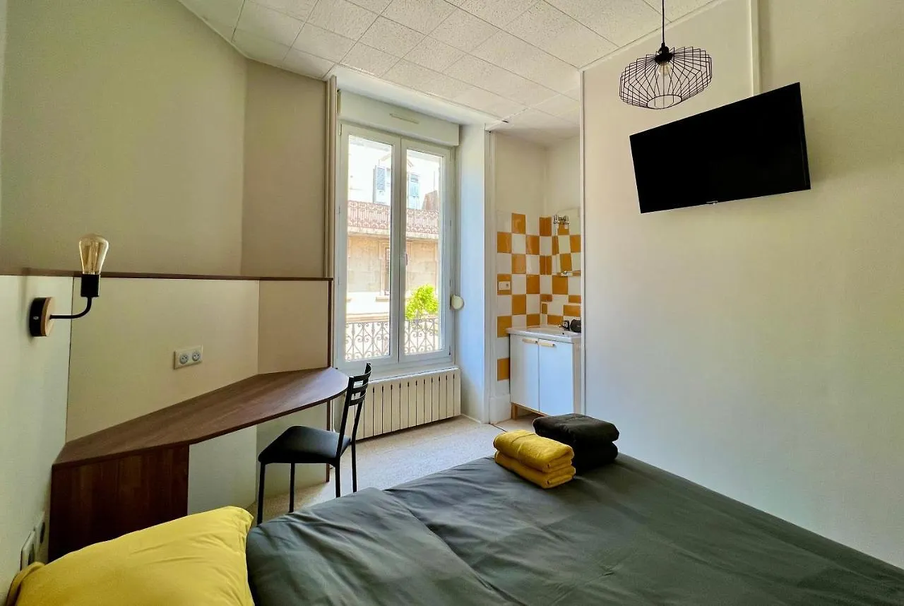 Appart'Hotel Les Celestins Vals-les-Bains 0*,